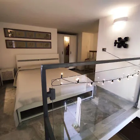 Castle Comfort Loft Apartment Naples